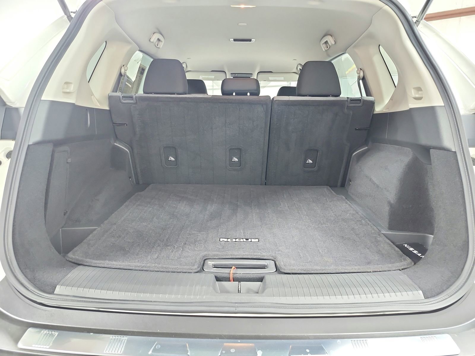 Used 2023 Nissan Rogue SV AWD/4WD image 37