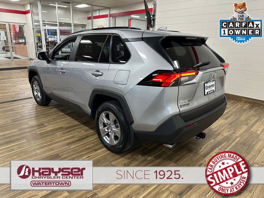 Used 2022 Toyota RAV4 XLE image 3
