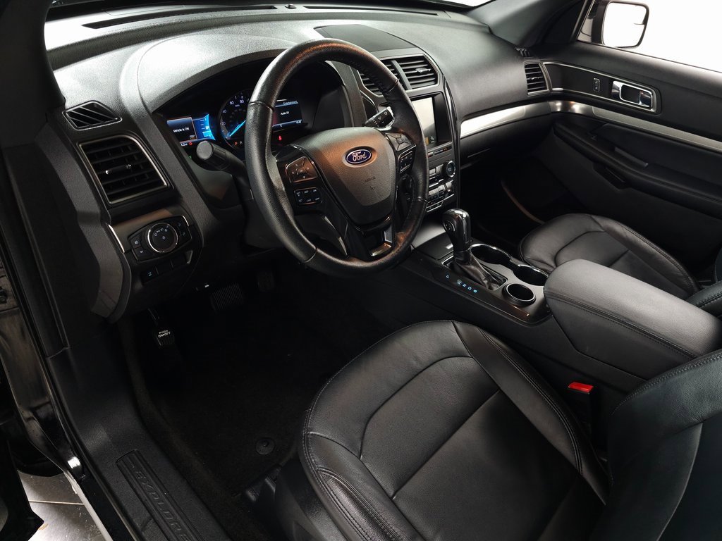 Used 2018 Ford Explorer XLT w/ Equipment Group 202A image 15