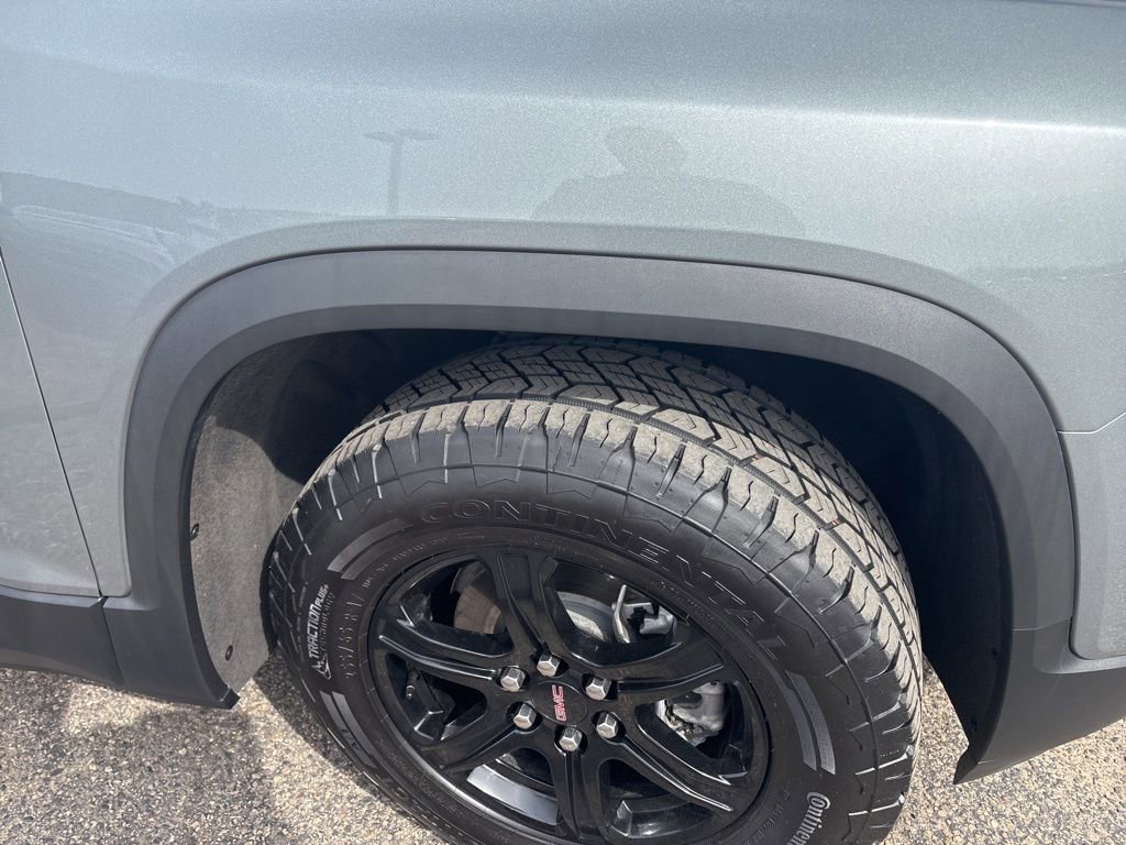 Used 2023 GMC Acadia AT4 w/ Technology Package image 18