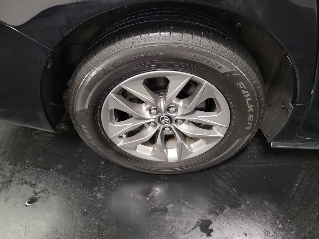 Used 2021 Toyota Sienna LE AWD/4WD image 11