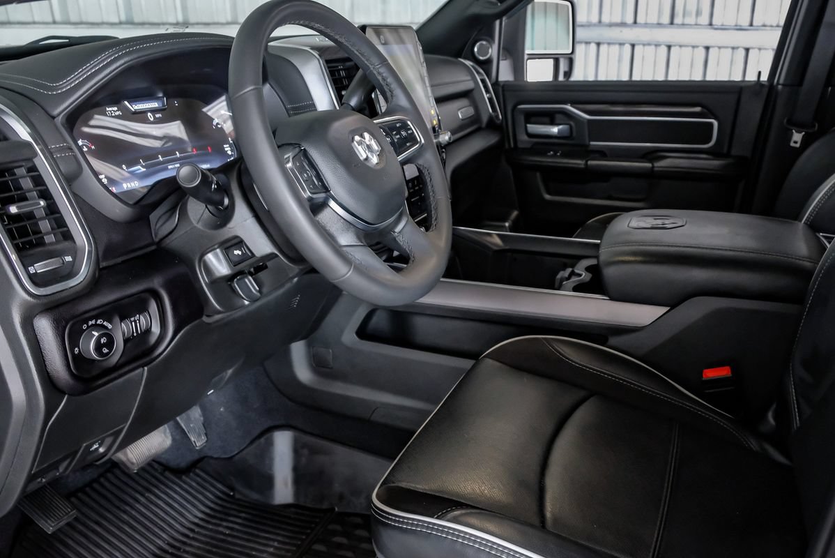 Used 2025 RAM 3500 Laramie AWD/4WD image 14