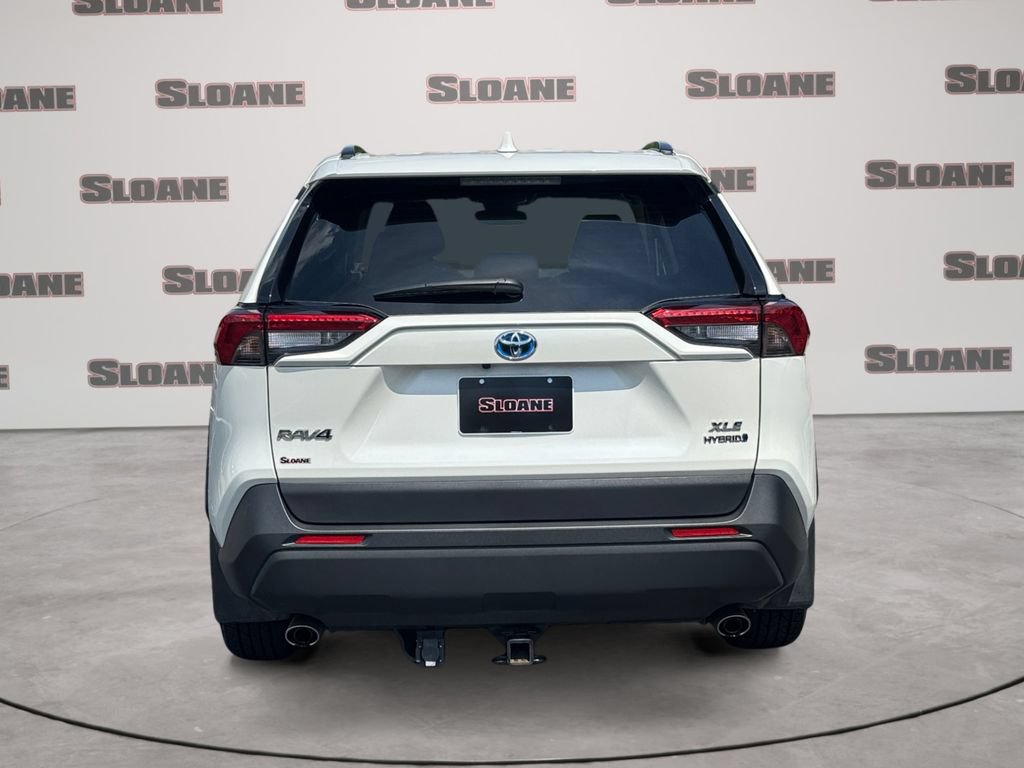 Used 2021 Toyota RAV4 XLE Premium AWD/4WD image 4