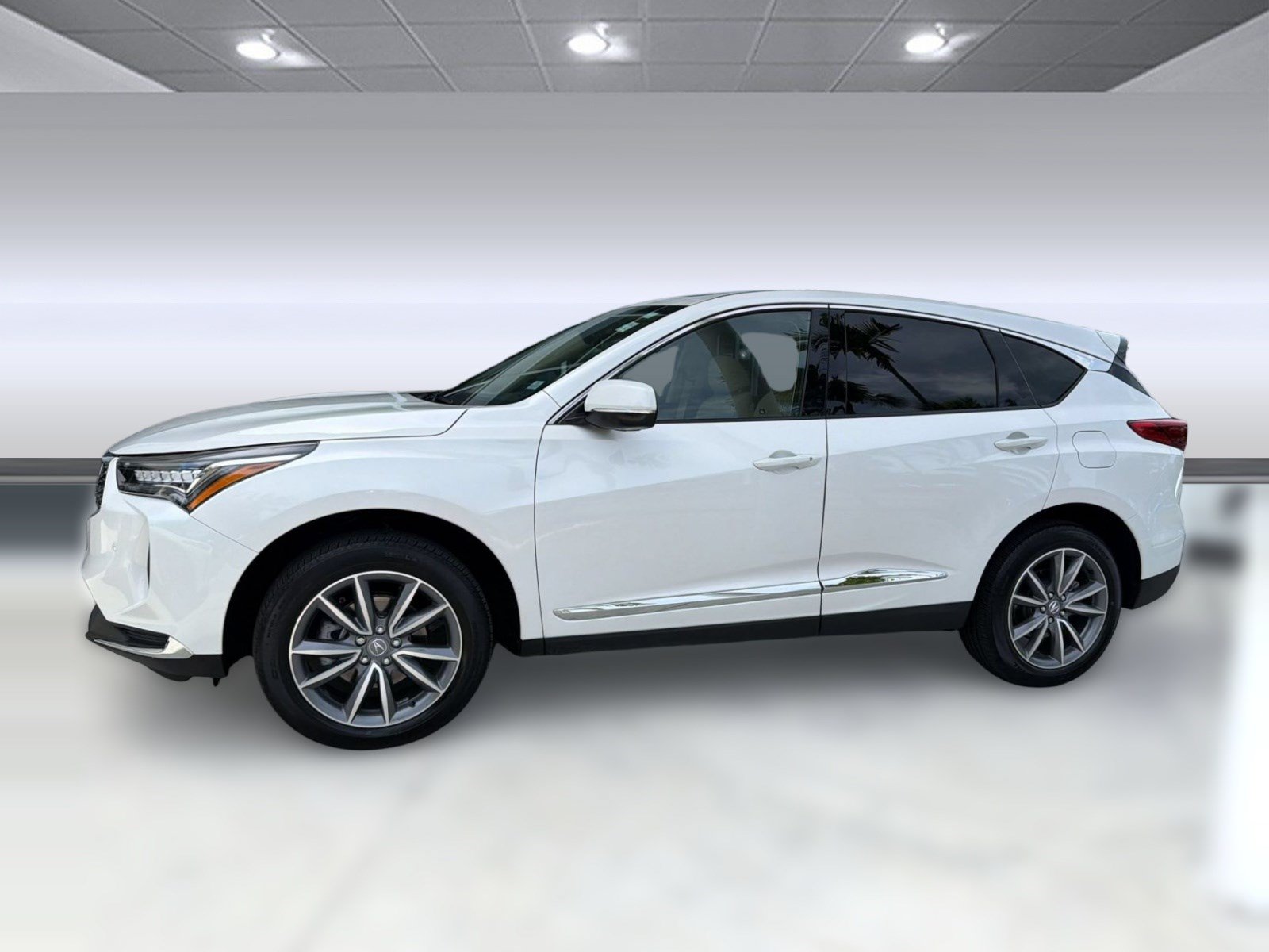 Used 2023 Acura RDX FWD w/ Technology Package image 2