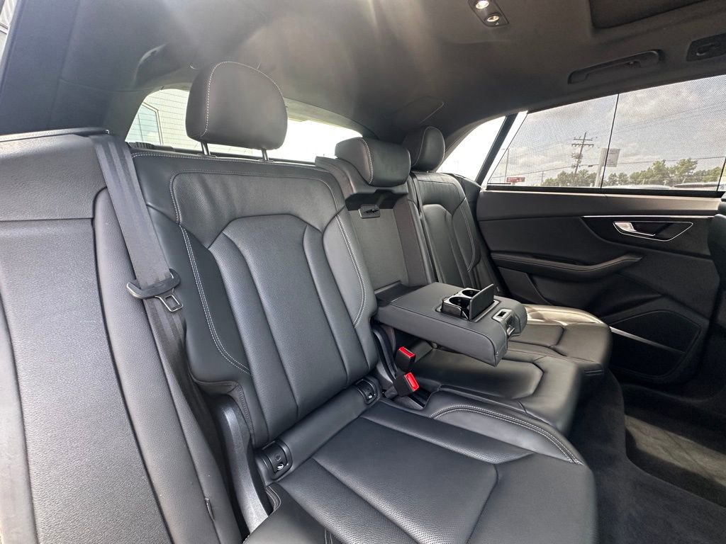 Used 2025 Audi Q8 Prestige AWD/4WD image 25