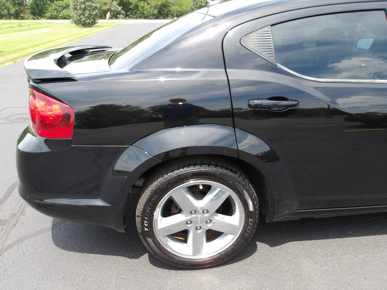 Used 2013 Dodge Avenger SXT FWD image 28