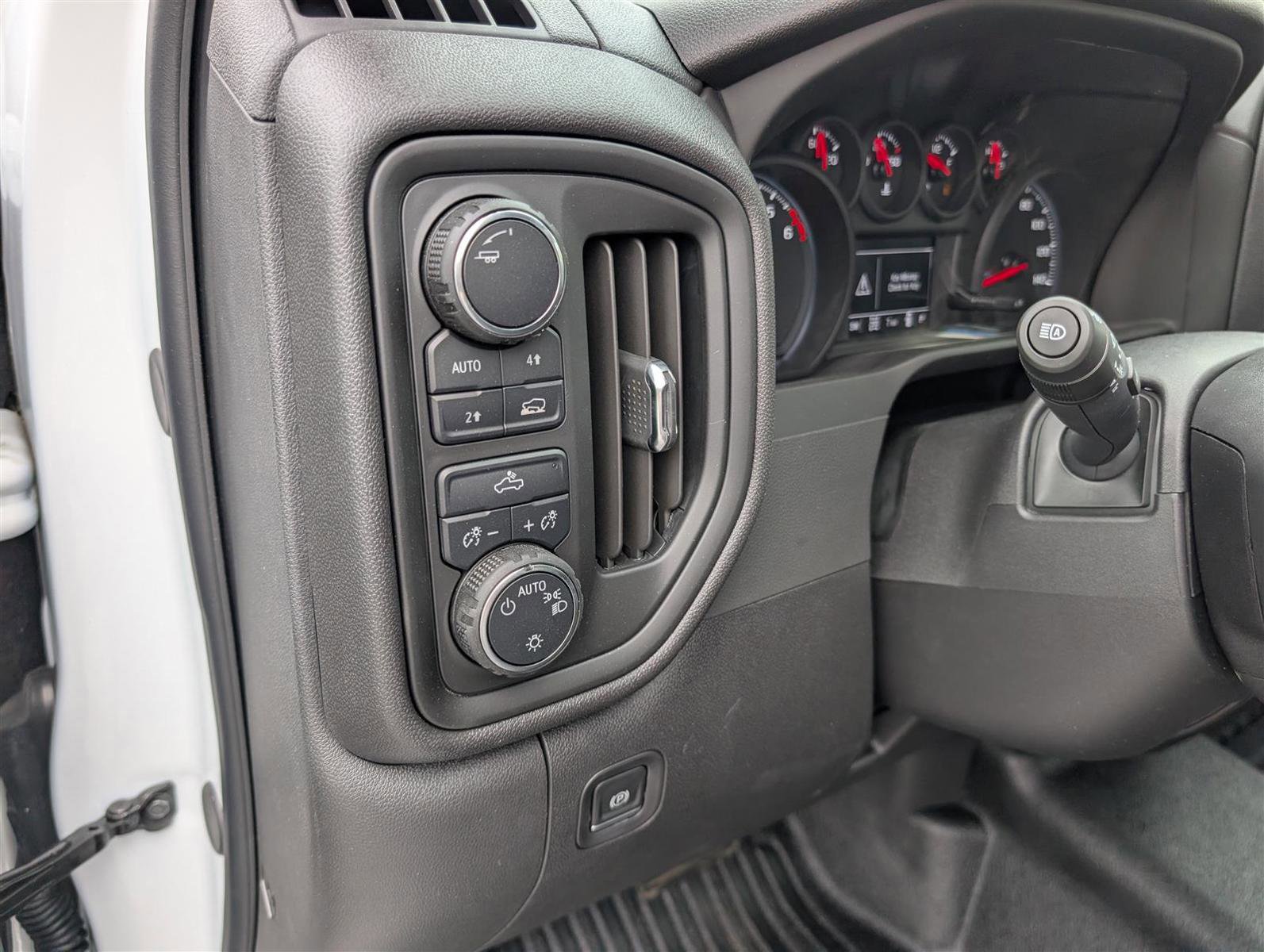 New 2025 Chevrolet Silverado 1500 W/T image 14