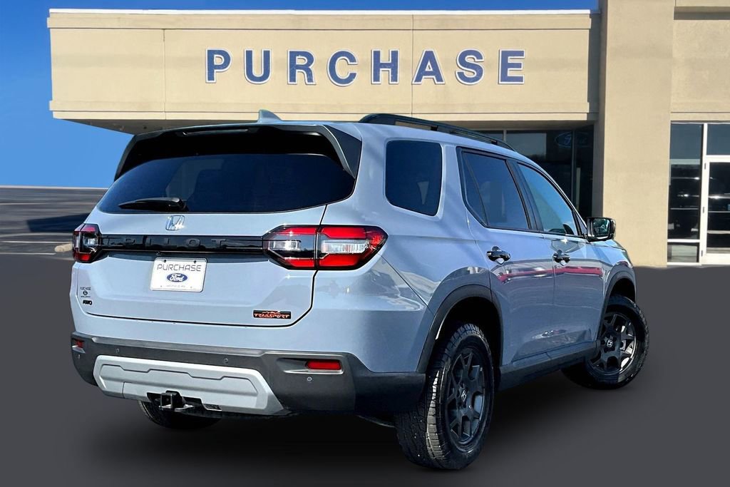 Used 2025 Honda Pilot TrailSport image 6