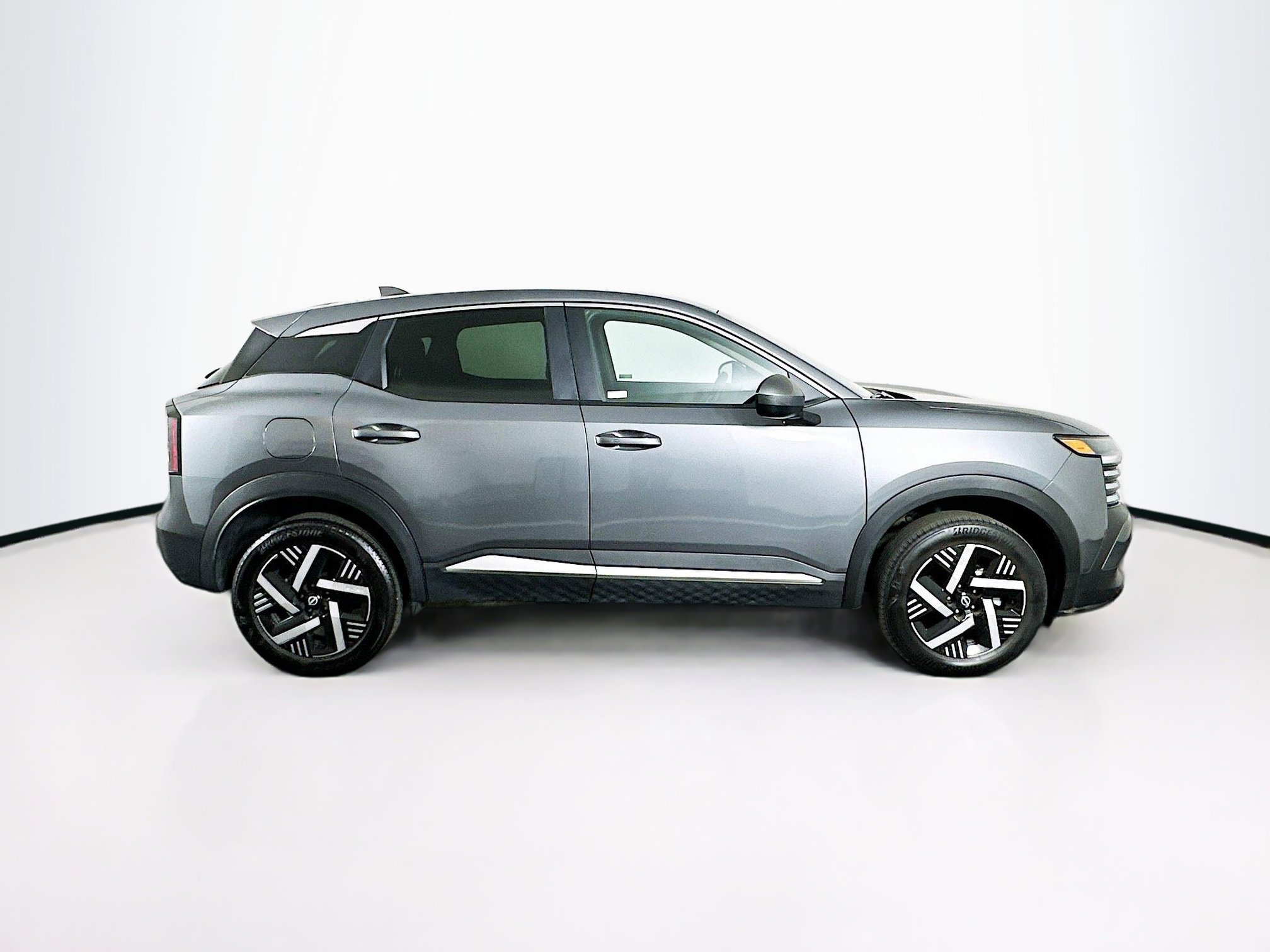Used 2025 Nissan Kicks SV image 10