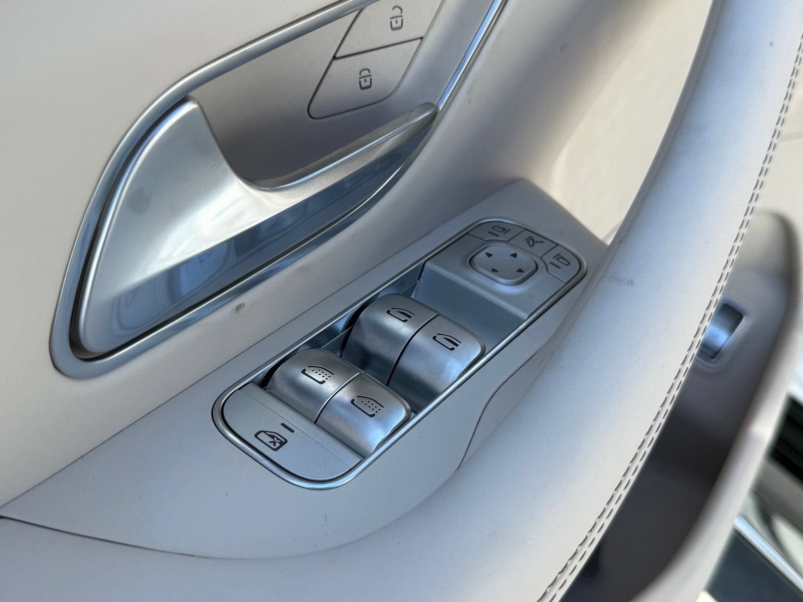New 2026 Mercedes-Benz Maybach GLS 600 4MATIC image 17