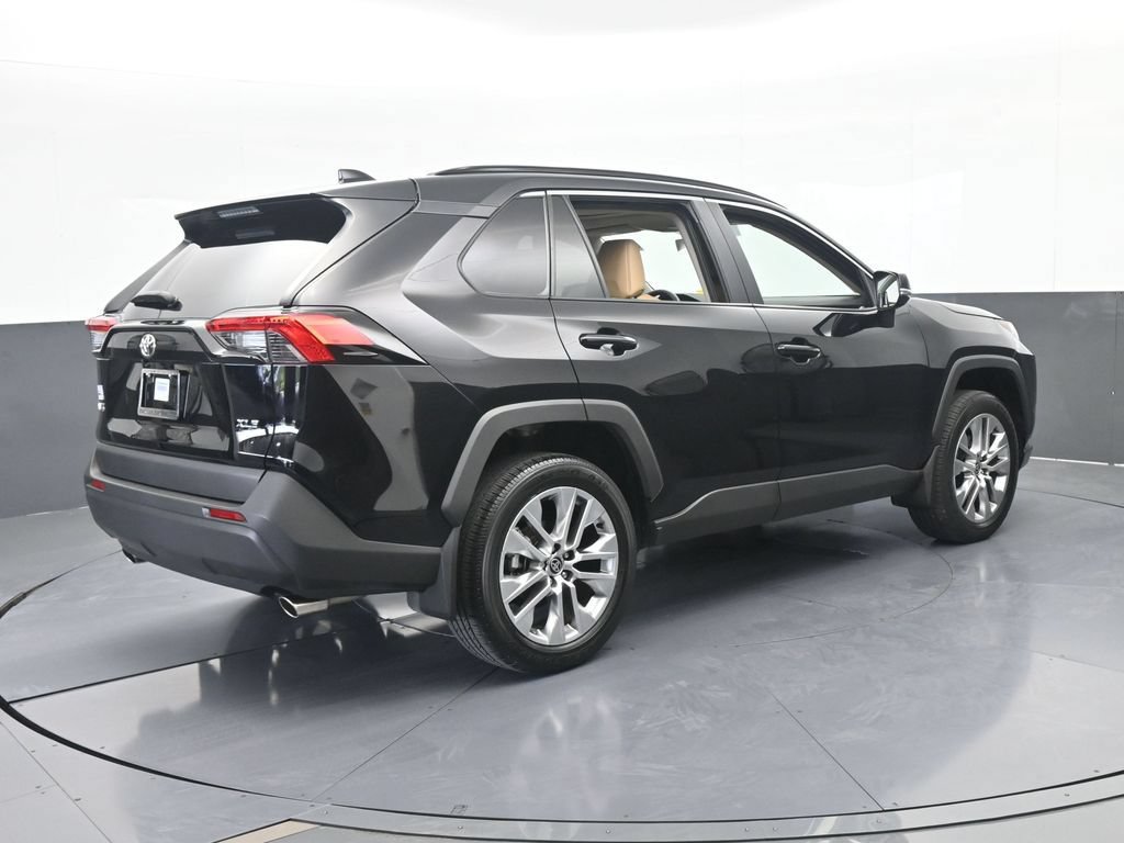 Used 2025 Toyota RAV4 XLE Premium FWD image 6