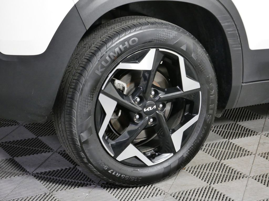 Certified 2024 Kia Seltos EX AWD/4WD image 13
