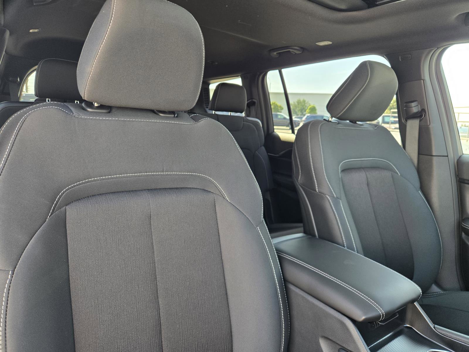 New 2026 Jeep Grand Cherokee L 2WD image 34