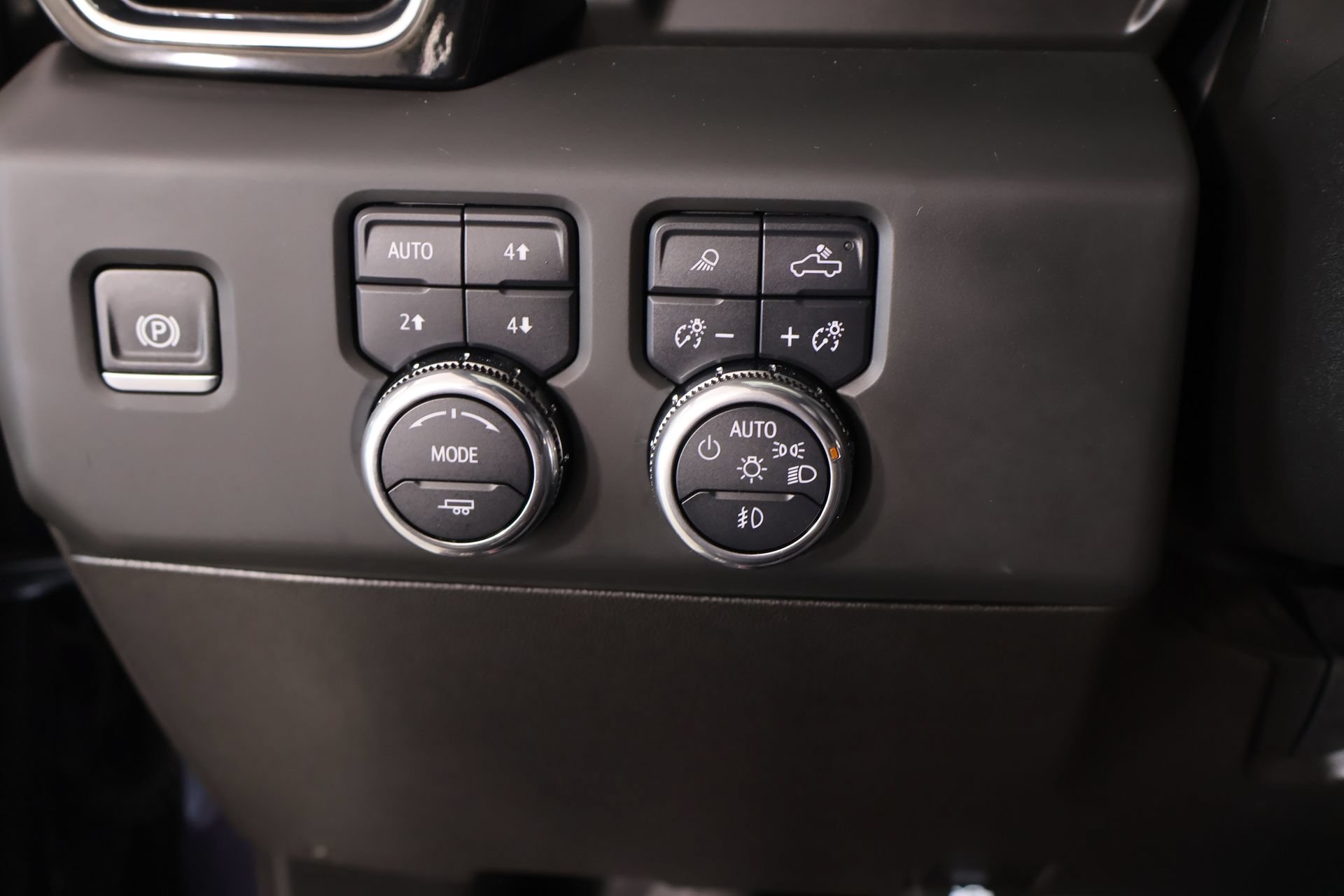 Used 2025 GMC Sierra 2500 Denali Ultimate AWD/4WD image 9