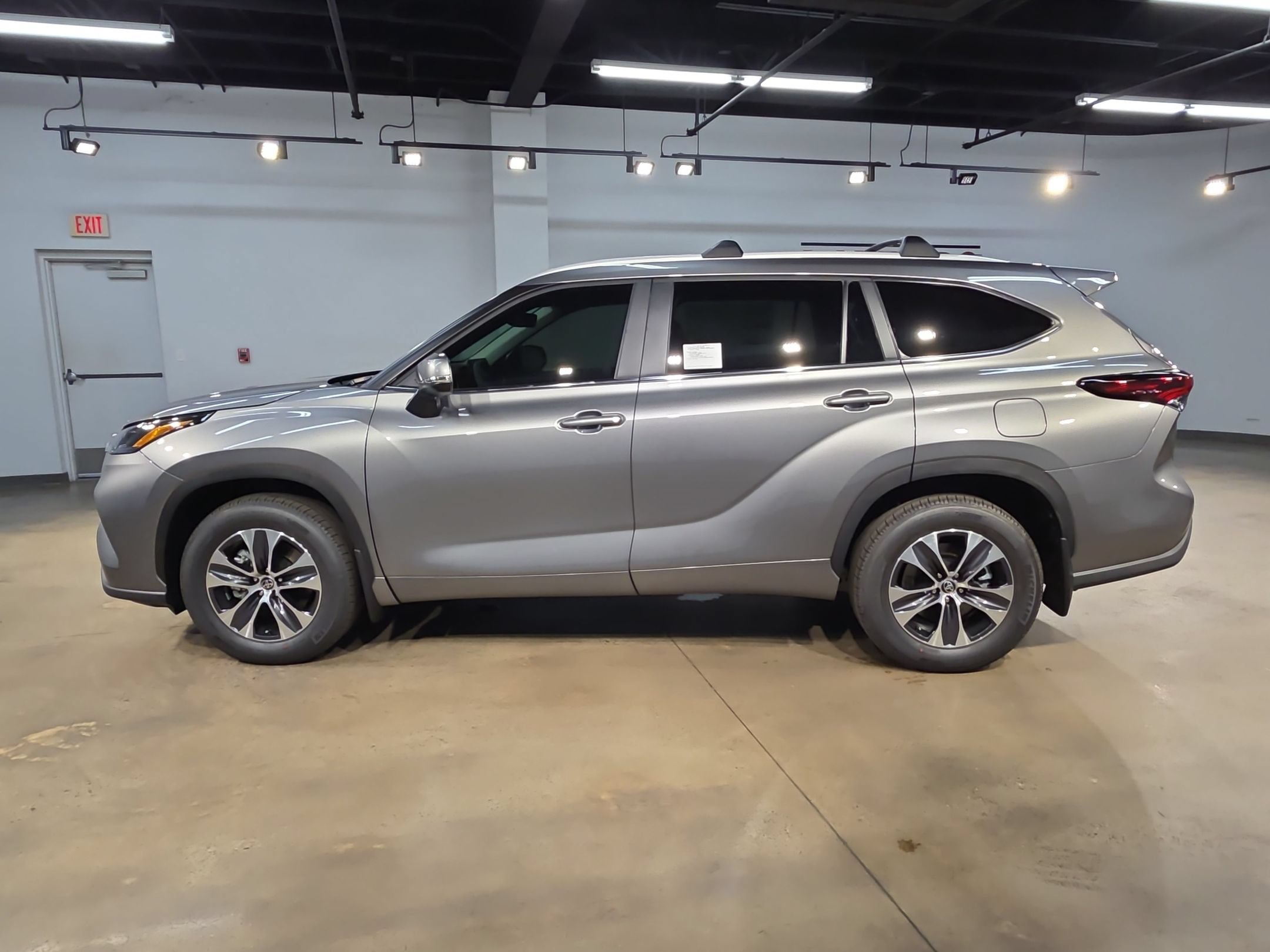 New 2026 Toyota Highlander XLE AWD/4WD image 4