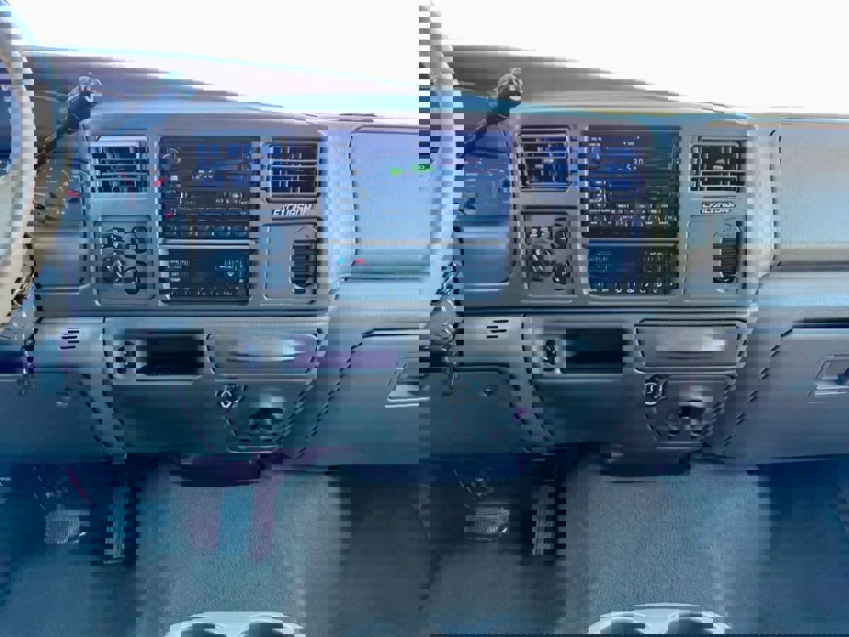 Used 2002 Ford Excursion Limited image 12