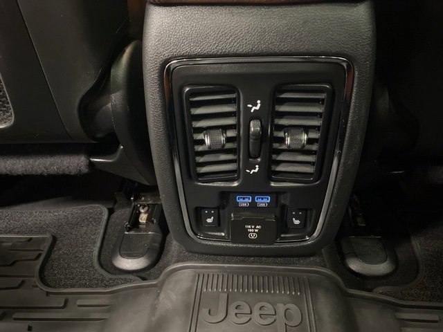 Used 2020 Jeep Grand Cherokee Summit image 36