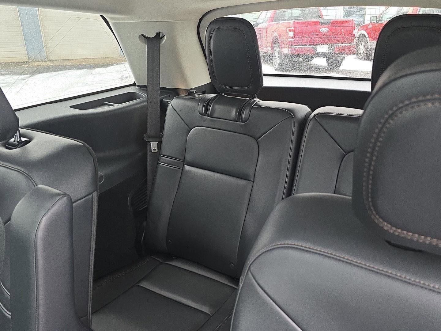 Used 2025 Lincoln Aviator AWD image 28