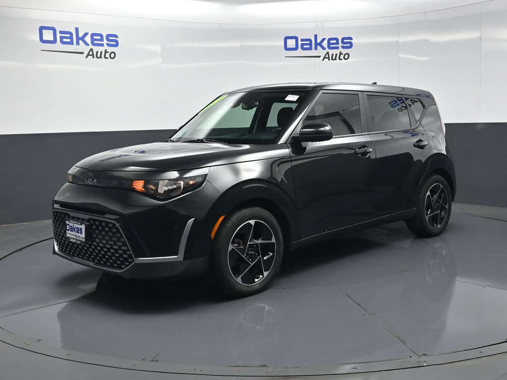 Certified 2023 Kia Soul EX FWD image 3