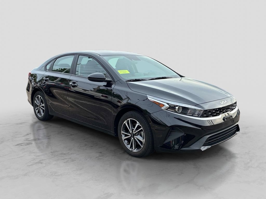 Used 2023 Kia Forte LXS FWD image 3
