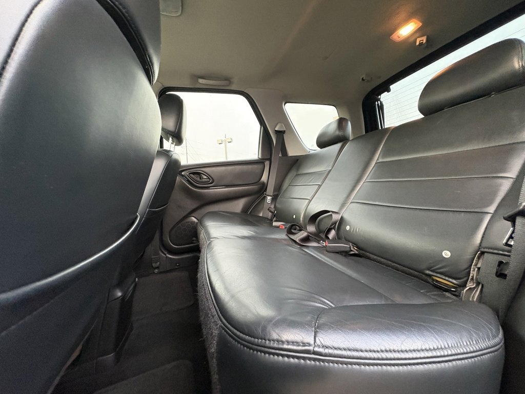 Used 2004 Ford Escape Limited image 31