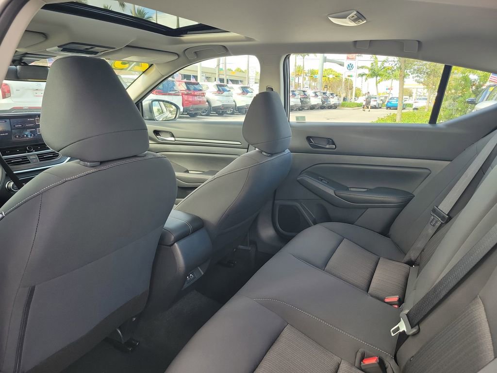 Used 2025 Nissan Altima 2.5 SV w/ SV Special Edition Package image 7