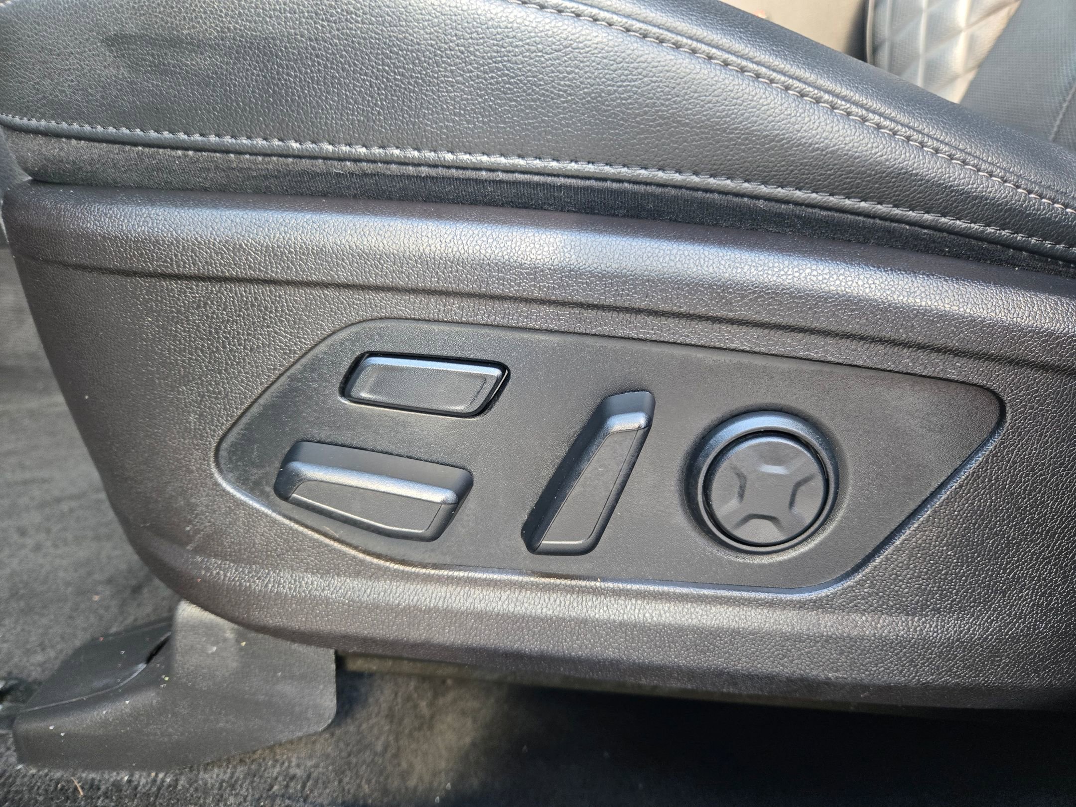 Used 2022 Kia Sorento SX image 24