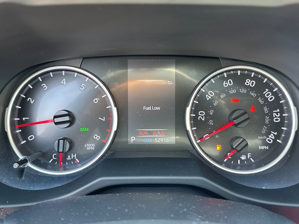 Used 2021 Toyota RAV4 XLE w/ Convenience Package FWD image 27