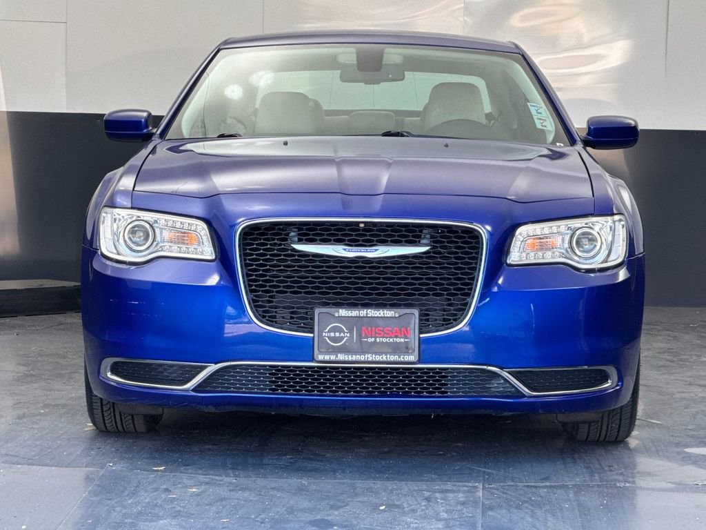 Used 2019 Chrysler 300 Touring image 8