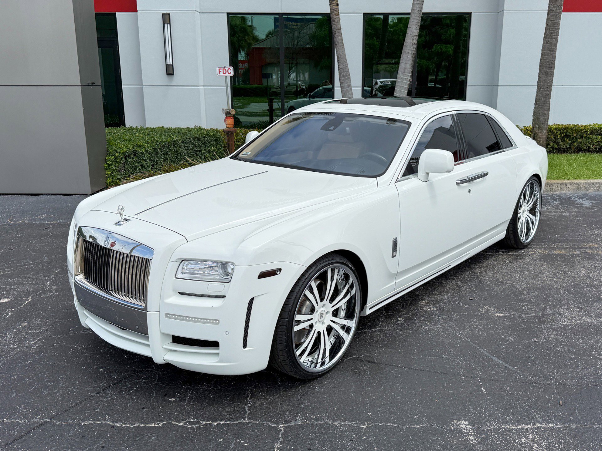 Used 2011 Rolls-Royce Ghost image 9