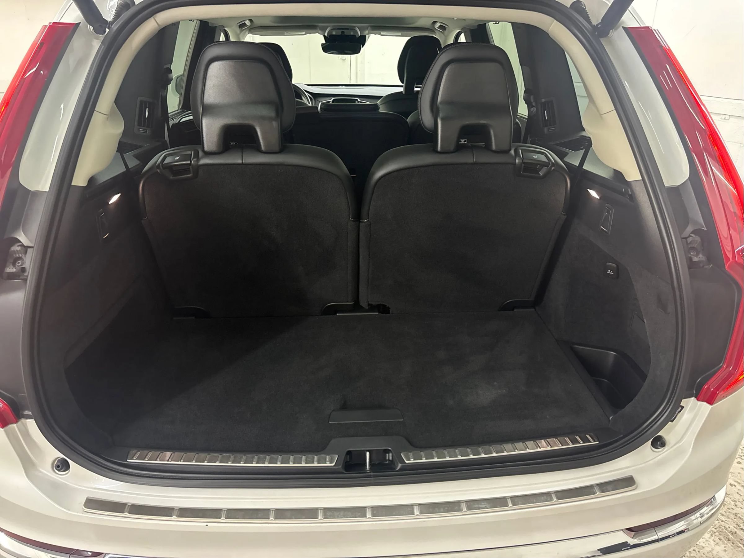 Used 2022 Volvo XC90 T6 Inscription w/ Protection Package Premier AWD/4WD image 16