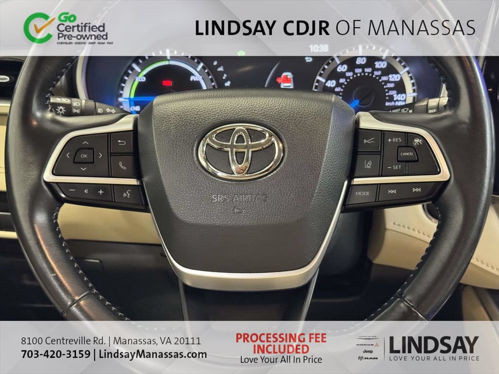 Used 2023 Toyota Highlander XLE AWD/4WD image 24