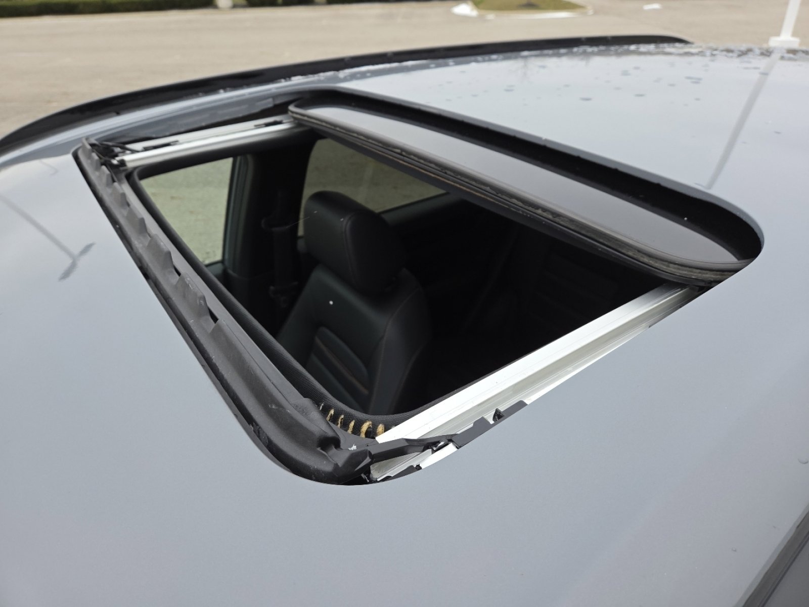 Used 2023 Honda CR-V Sport Touring image 3