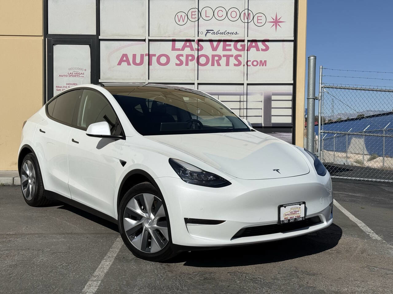 Used 2021 Tesla Model Y Long Range AWD/4WD image 2