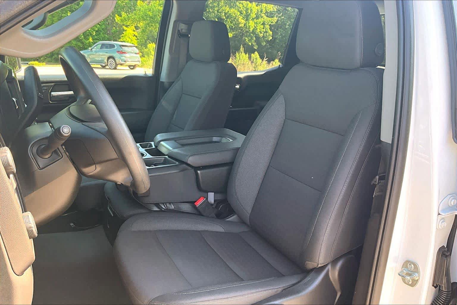 Used 2025 Chevrolet Silverado 1500 Custom image 7