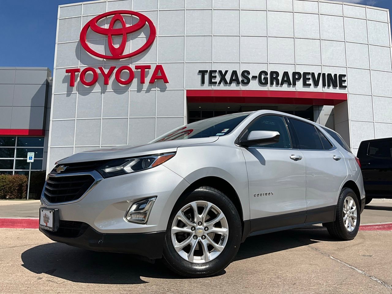 Used 2020 Chevrolet Equinox LT image 2