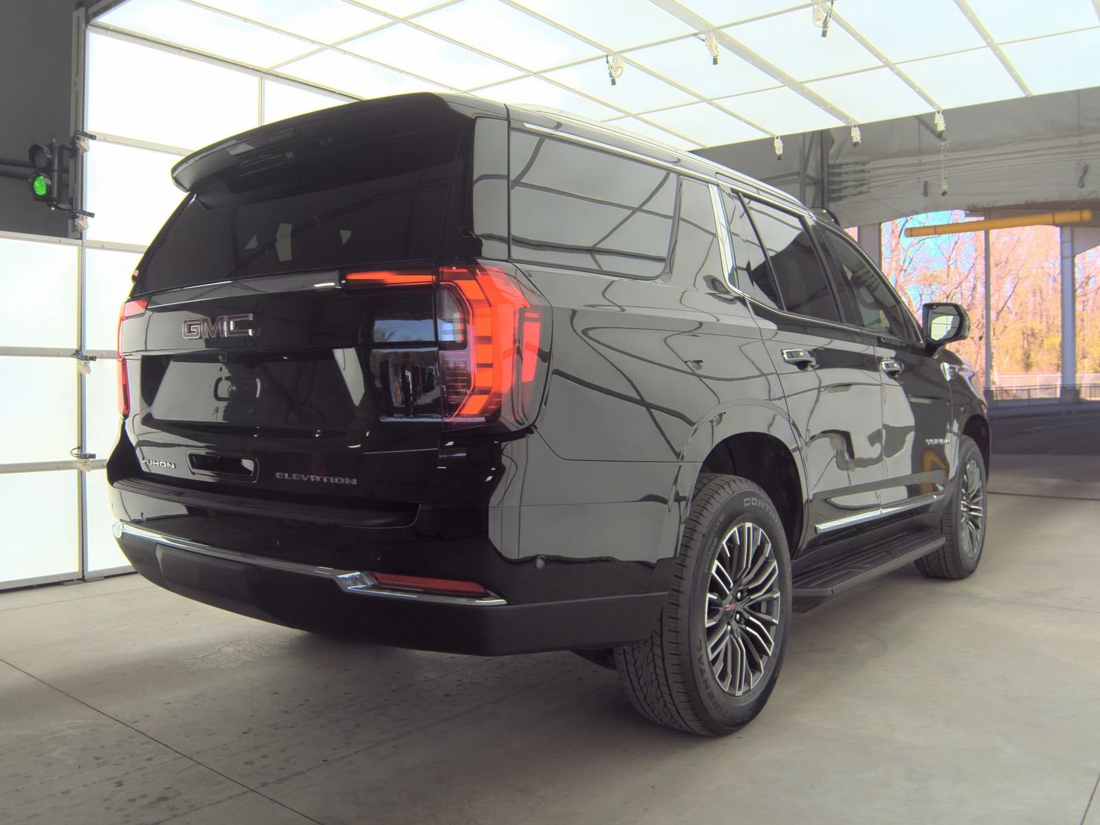 Used 2026 GMC Yukon Elevation AWD/4WD image 6