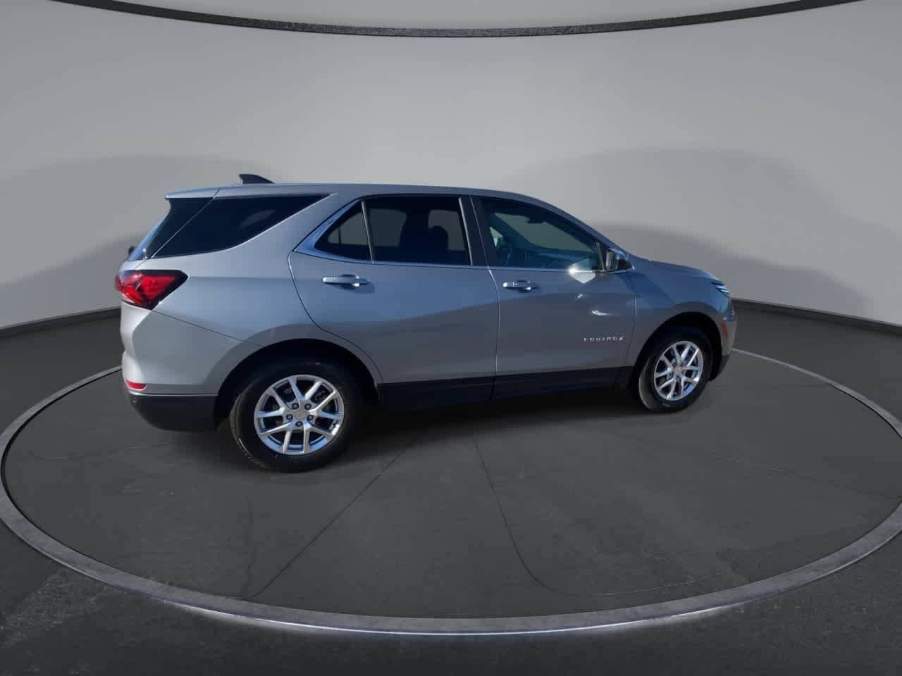Used 2024 Chevrolet Equinox LT AWD/4WD image 9