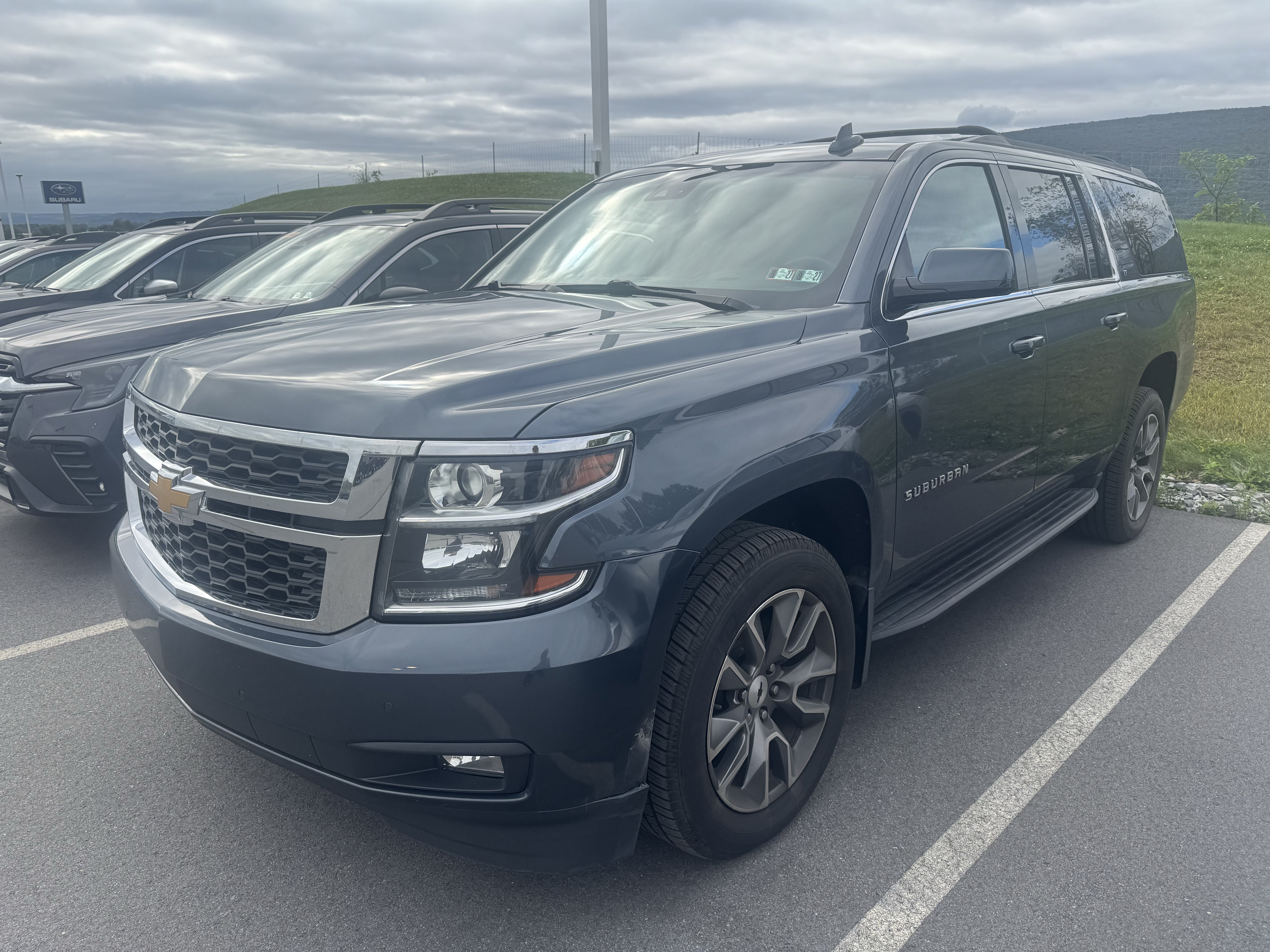 Used 2020 Chevrolet Suburban LT AWD/4WD image 3