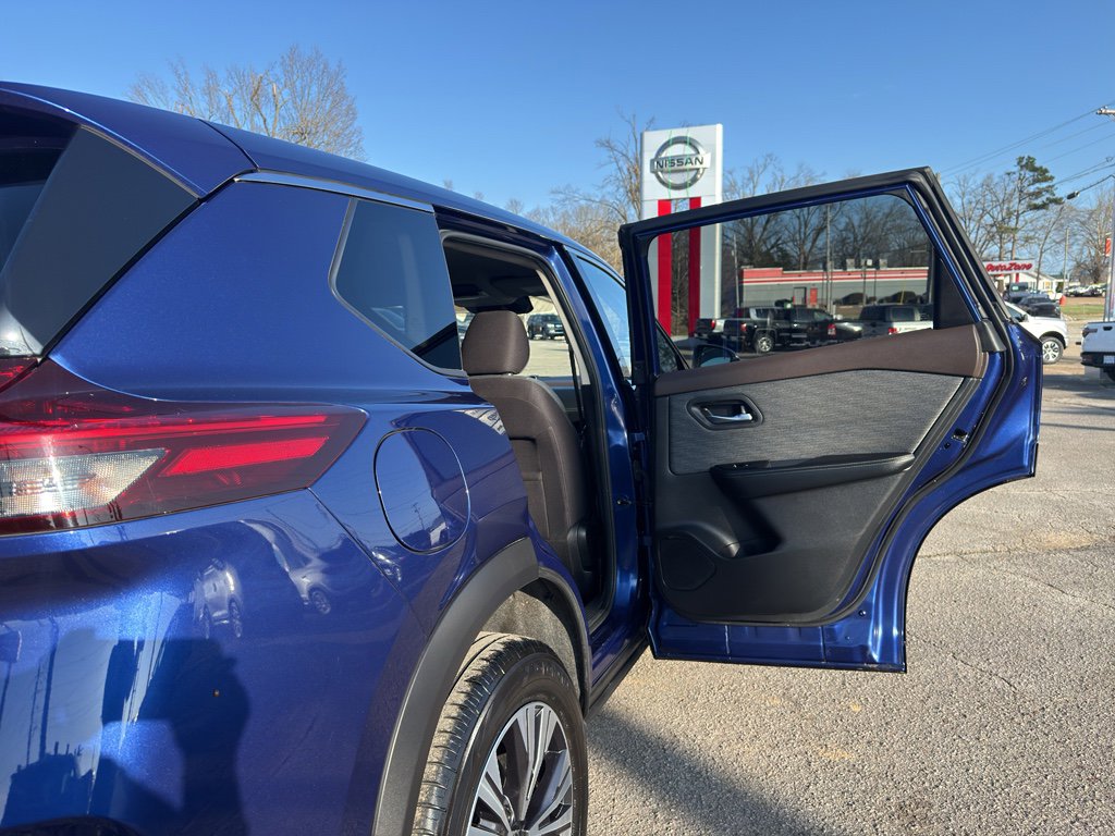 Used 2021 Nissan Rogue SV image 21