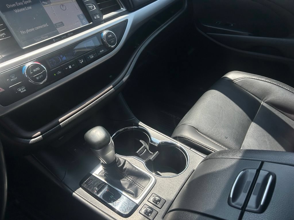 Used 2019 Toyota Highlander XLE AWD/4WD image 13