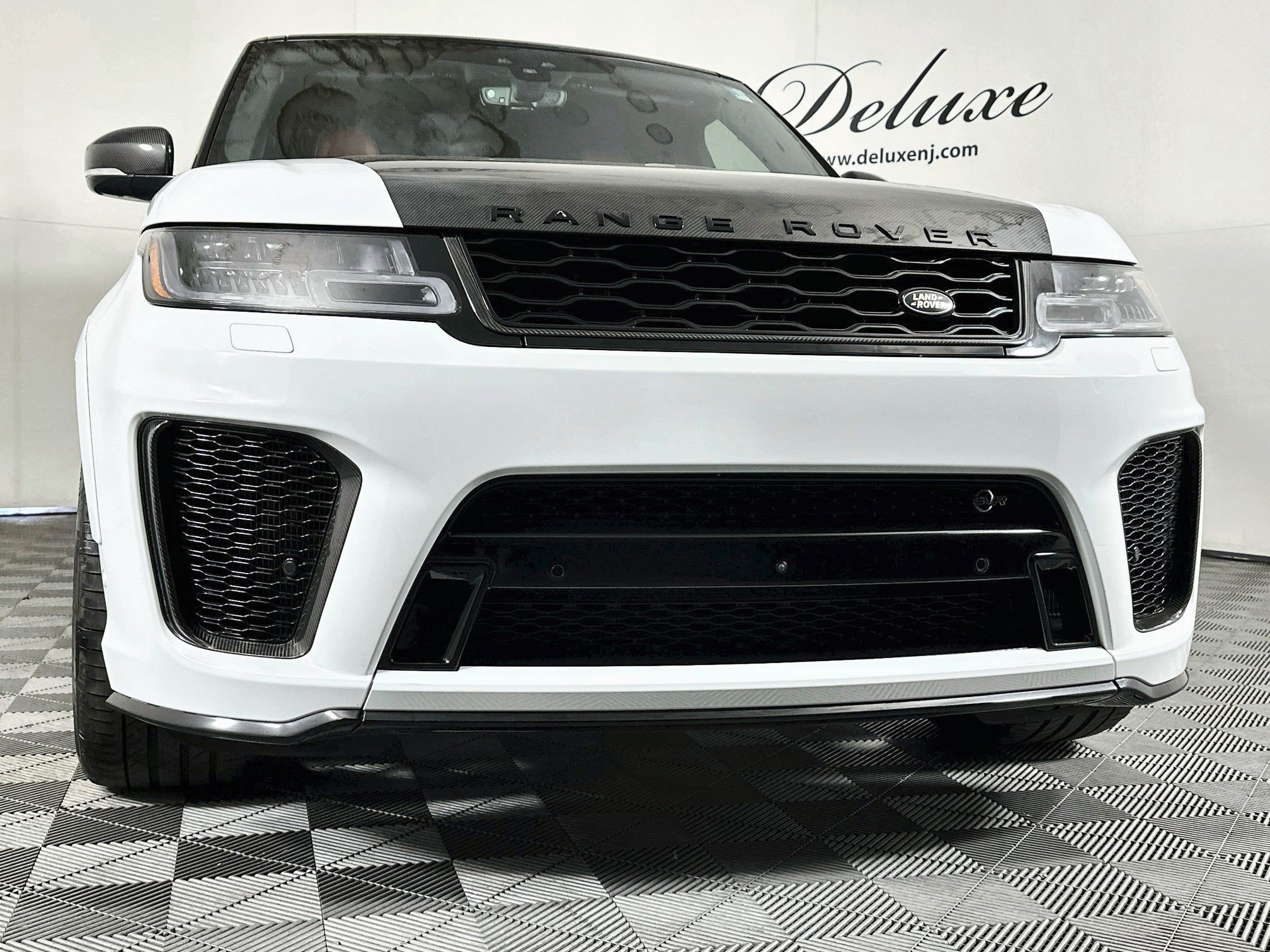 Used 2022 Land Rover Range Rover Sport SVR Carbon Edition AWD/4WD image 31