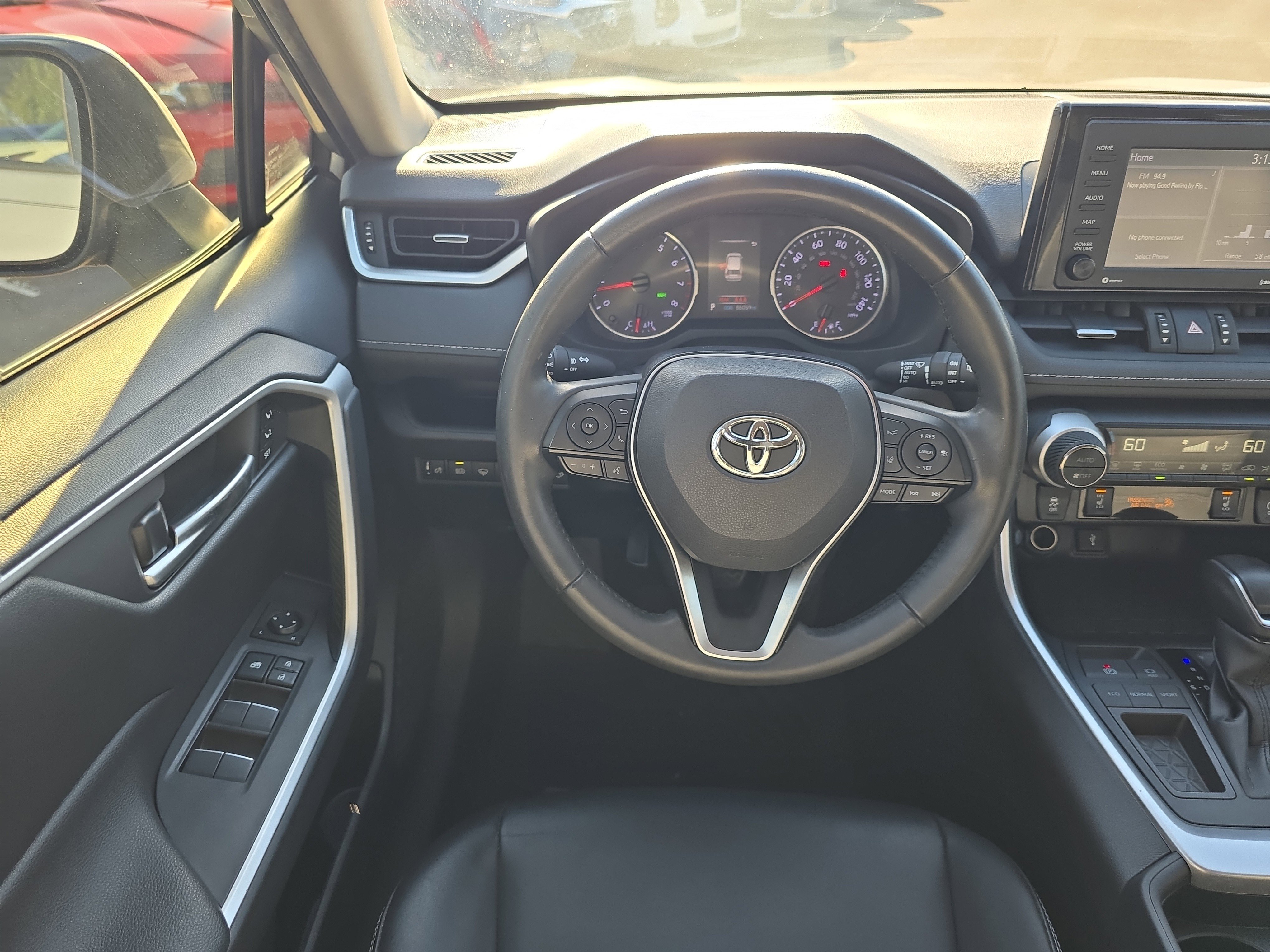 Used 2020 Toyota RAV4 XLE Premium image 16