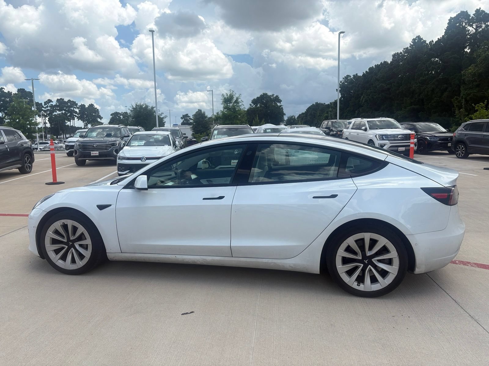 Used 2021 Tesla Model 3 Standard Range Plus RWD image 3