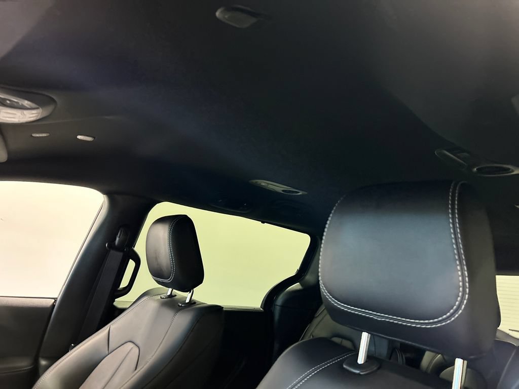 Used 2025 Chrysler Pacifica Select FWD image 27