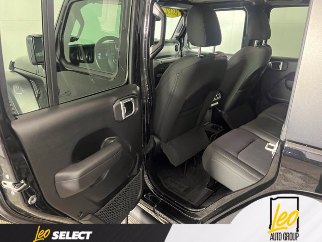 Used 2022 Jeep Wrangler Unlimited Sport AWD/4WD image 10