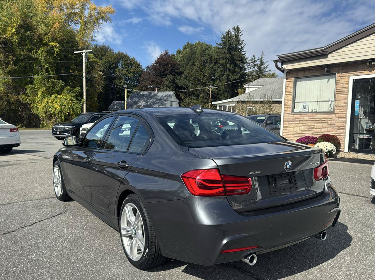 Used 2017 BMW 340i xDrive Sedan AWD/4WD image 12