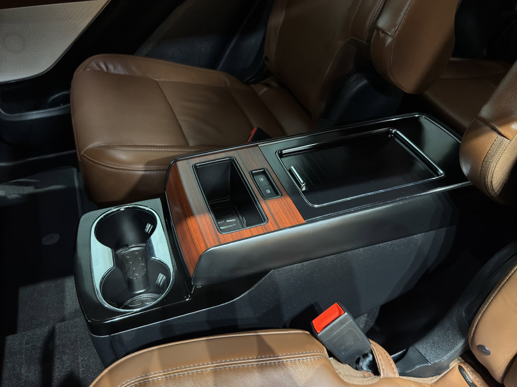 Used 2023 Lincoln Aviator Reserve w/ Equipment Group 201A image 14