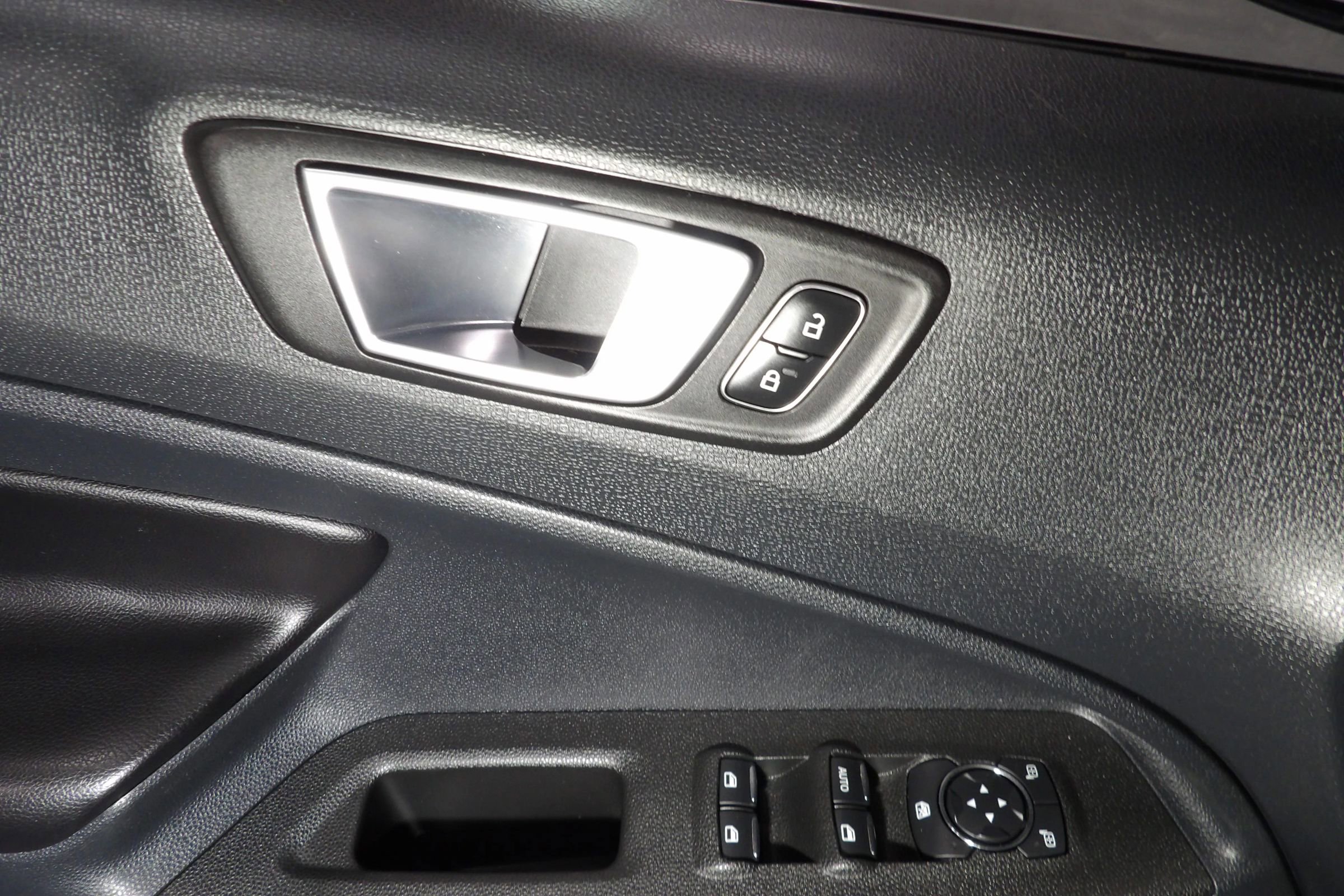 Used 2020 Ford EcoSport Titanium image 8