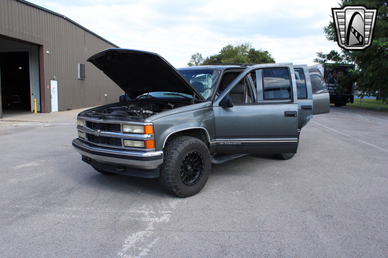 Used 1999 Chevrolet Tahoe Z71 w/ Preferred Equipment Group image 17